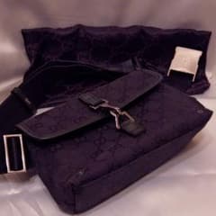 グッチ GUCCI ウエストポーチ 黒色 ブラック コンパクト ユニセックスのサムネイル