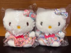 サンリオ展 kitty ラッピング柄ぬいぐるみ ピンクとホワイト2個セット