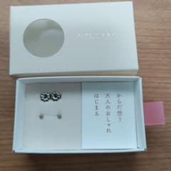 なでしこ　ピアスのサムネイル