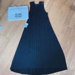 PLEATS PLEASE プリーツプリーズ　ロングワンピース　黒のサムネイル