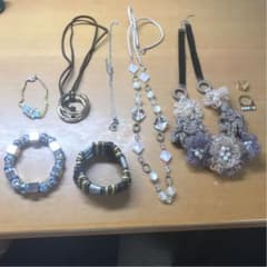ネックレス・ブレスレット・指輪のサムネイル