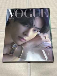 VOGUE KOREA 2022年10月号 BTS V表紙のサムネイル