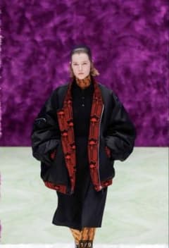 11/3までの値下げ　PRADA 21AW ランウェイ ボンバージャケット S