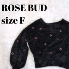 ROSE BUD　ローズバッド ニット セーター ブラック 花柄刺繍のサムネイル