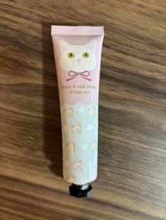 【新品未使用】ハンド＆ネイルクリーム 猫柄　ホワイトティーのサムネイル
