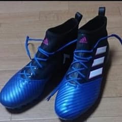 美品 サッカースパイク 29.5のサムネイル