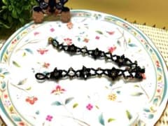 現品限り！ハンドメイド ビーズブレスレット ブラック　ブロンズ　花のサムネイル