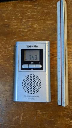 東芝ラジオ TYーＳＰＲ 3、新品の電池、単4を2つおつけしますのサムネイル