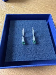 SWAROVSKI Attract Trilogy フープピアス　グリーンのサムネイル