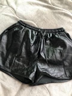ショートパンツ レザー エモダのサムネイル