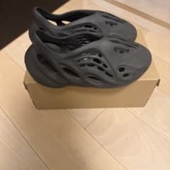 アディダス　フォームランナー　オニキスのサムネイル