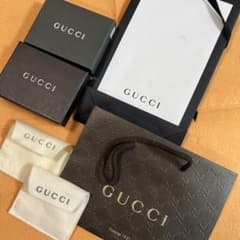 GUCCI ロゴ入り紙袋と箱セットのサムネイル