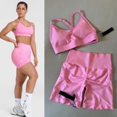 新品oneractive ピンク スポーツウェア　スポブラとショートパンツ★ 新品oneractive ピンク スポーツウェア スポブラとショートパンツ
