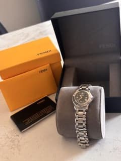 美品・付属品完備】FENDI フェンディ 腕時計 コマ・保証書付 - メルカリ