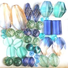 #1568 手染めビーズ ピアス イヤリング ハンドメイドパーツのサムネイル