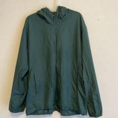 UNIQLO ポケッタブルUVカットパーカーのサムネイル