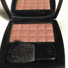 CHANEL チーク ベージュ系のサムネイル