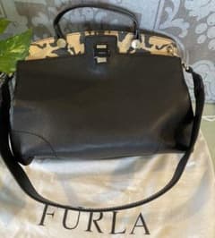 FURLA ブラックレザー バッグのサムネイル