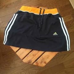 adidasレディースランニングスカート Sサイズのサムネイル