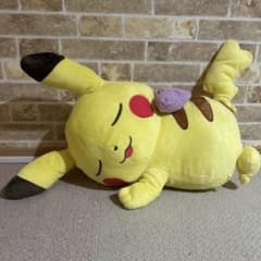 【除菌洗濯・乾燥済み】ピカチュウめちゃでかぬいぐるみ〜おめかしピカチュウ〜のサムネイル