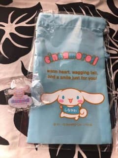 《新品＊未開封》シナモロール 巾着&ピンバッチのサムネイル