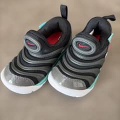 美品　NIKE ナイキ　スニーカー ブラック　キッズシューズ　ベビーシューズのサムネイル