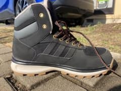 adidas 冬物　ブーツのサムネイル