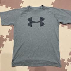 アンダーアーマー Tシャツ　150のサムネイル