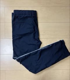 【ほぼ未使用】J.LINDEBERG ジェイリンドバーグ 黒 テーパードパンツ ほぼ未使用】J.LINDEBERG ジェイリンドバーグ 黒 テーパードパンツ