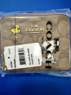 新品・未使用COACH スヌーピー 二つ折り財布 CE704 新品・未使用COACH スヌーピー 二つ折り財布 CE704 - メルカリ