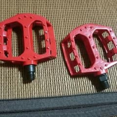自転車 ペダルのサムネイル