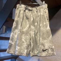 Nike グラフィックショートパンツ グレーのサムネイル