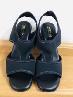 ALPHA CUBIC 黒サンダルのサムネイル