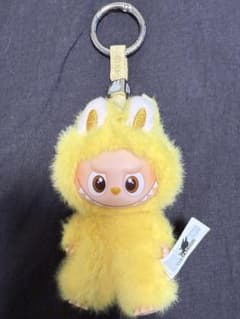 ラブブTHE MONSTERS イエロー マスコット キーホルダーのサムネイル