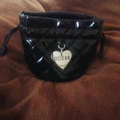 GUESS ブラック ポーチのサムネイル