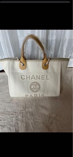 CHANEL⭐︎ホワイトパールロゴ⭐︎ショルダーバッグ⭐︎ノベルティ CHANEL⭐︎パールロゴキャンバス地ショルダーバッグ⭐︎ノベルティ