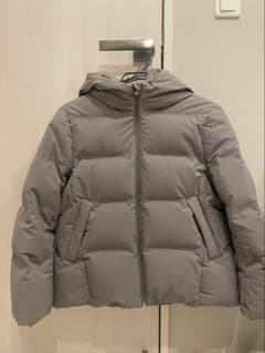 ユニクロ　シームレスダウンパーカ