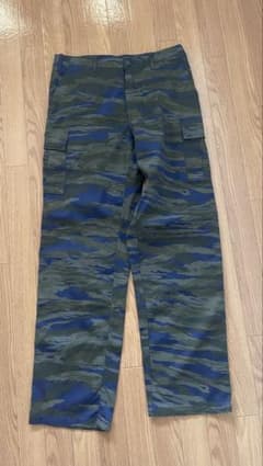 カーゴパンツ　迷彩　Lサイズ　軍パンのサムネイル