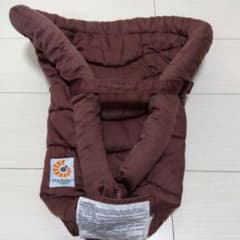 ergobaby ブラウン 抱っこひも インファントインサート付きのサムネイル