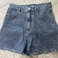 デニムショートパンツ カットオフのサムネイル