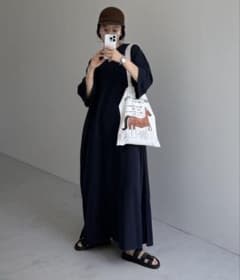 【新品未使用品】ロング丈 半袖ワンピース ネイビーのサムネイル