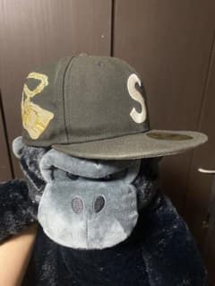 supremeのサムネイル