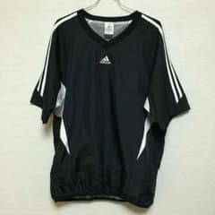 adidasのサムネイル