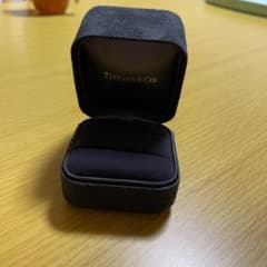 ティファニー結婚指輪　リングケースのサムネイル