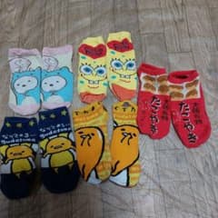 ソックス　靴下　ぐでたま　すみっこぐらし　五足セット　23センチのサムネイル