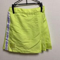 未着のスカートのサムネイル