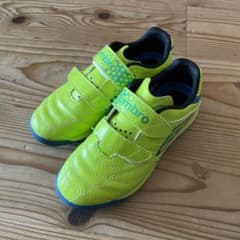 専用！umbro サッカーシューズ　18センチのサムネイル