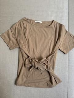 リボン付きベージュ半袖Tシャツのサムネイル