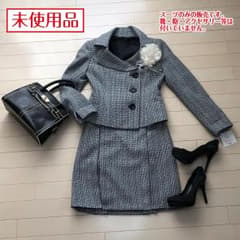 未使用品　レディーススーツ_01　ママスーツ　卒園卒業式　入園入学式のサムネイル