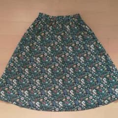 ☆美品☆アナトリエ　リバティ花柄　フレアスカートのサムネイル